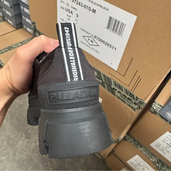 Palladium Revolt Lo Tx Black Low Sneaker Boot 97243-010 Chunky Size 8.5 ONLY - Picture 5 of 10